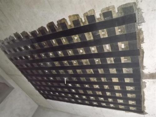 阜龙乡楼板加固